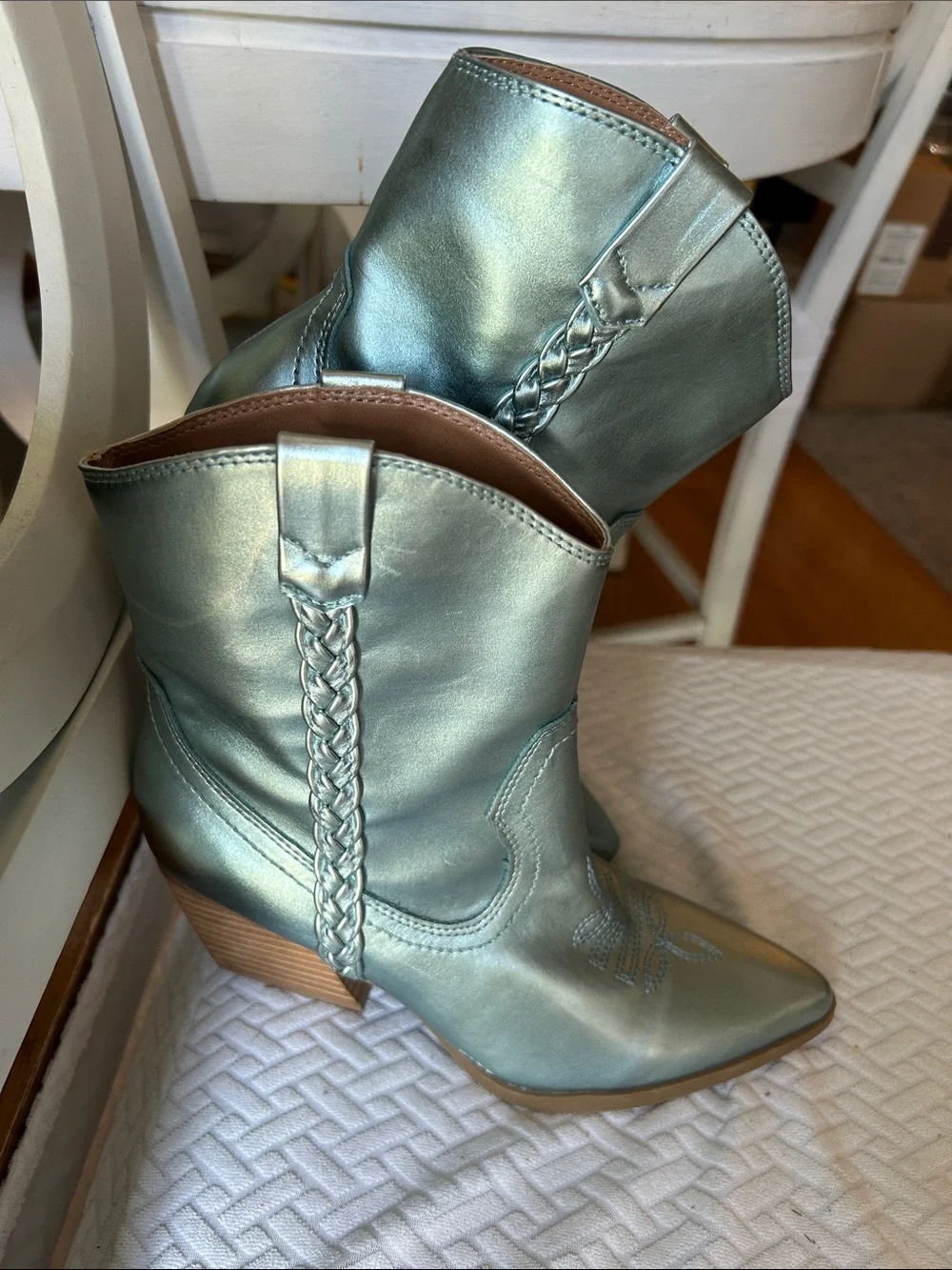 DV by Dolce Vita shiny metallic